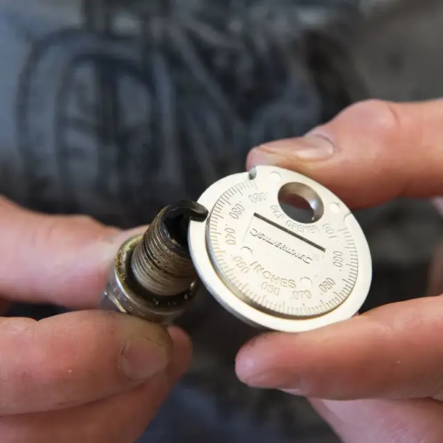 Szczelinomierz do montażu świec zapłonowych 0,45 - 2,55 mm (0,02 - 0,1 cala) - Silverline