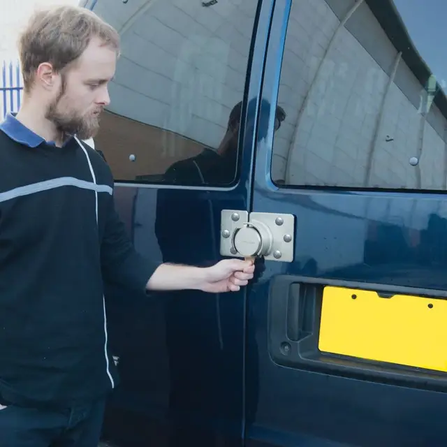 Wytrzymała kłódka do samochodów dostawczych 73 mm - Silverline