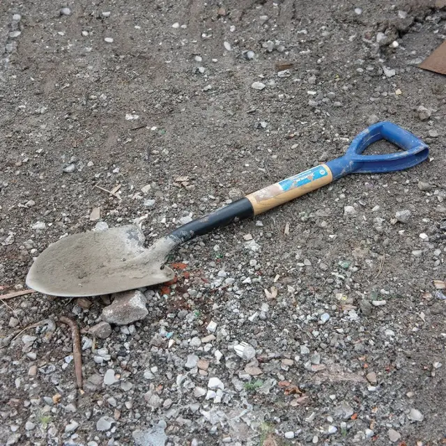 Mini szpadel z zaokrąglonymi krawędziami 700 mm - Silverline