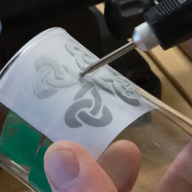 Zestaw frezów diamentowych, 30 szt. Średnica trzpienia 2,35 mm - Silverline