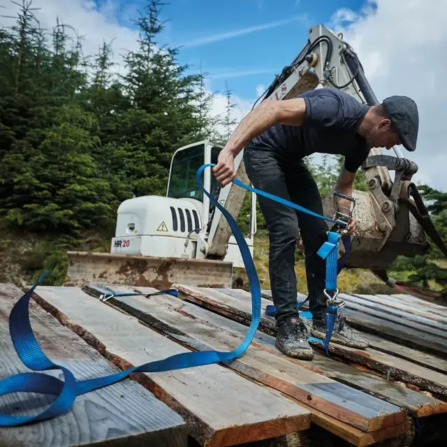 Zestaw do mocowania samochodu na lawecie z aluminiowymi felgami, 16 część. 3 m x 50 mm - Mierzone 2000 kg, udźwig 4000 kg - Silverline