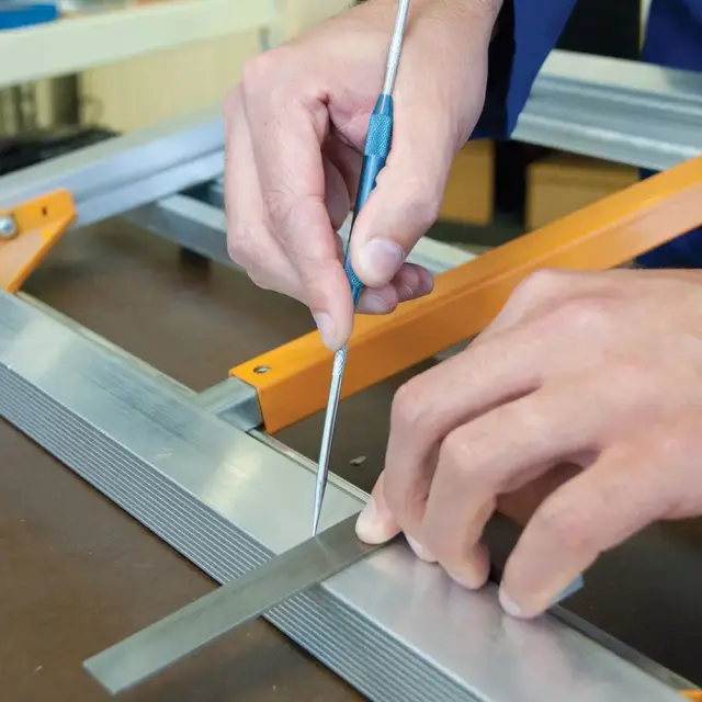 Dwustronny rysik stalowy 200 mm - Silverline